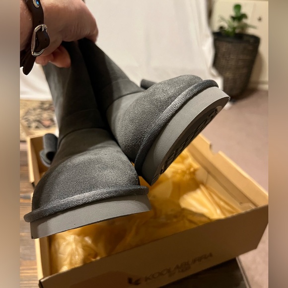 SOLD!!! 8 Koolaburra by UGG Arlena Short Boot Gray Side Bow - Picture 11 of 14